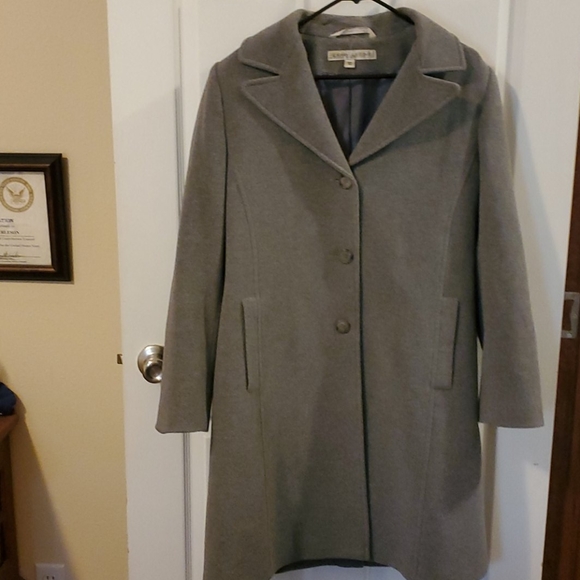 Jacket - Picture 1 of 4